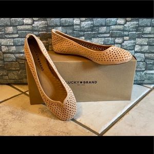 Lucky 🍀 Brand flat ballet style shoe size 5.5